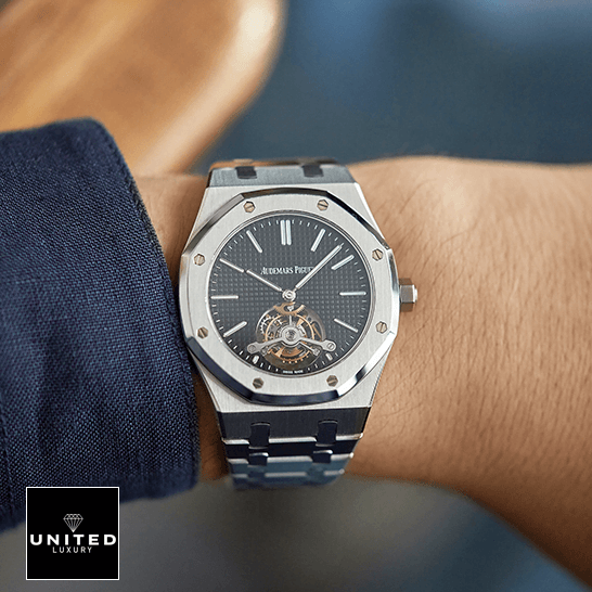 Audemars Piguet Royal Oak Tourbillon 26522CE Audemars Piguet 26512ST.OO_.1220ST.01 Tourbillion Replica on the man wrist