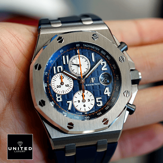 Audemars Piguet Royal Oak Offshore 26408OR.OO.A010CA.01 Audemars Piguet 26470ST.OO_.A027CA.01 Royal Oak Blue Dial Replica on the hand