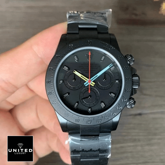 Rolex Cosmograph Daytona 116520 "Blaken" True to Original Copy Rolex Blaken Daytona Date All Black 116520 Replica on his hands