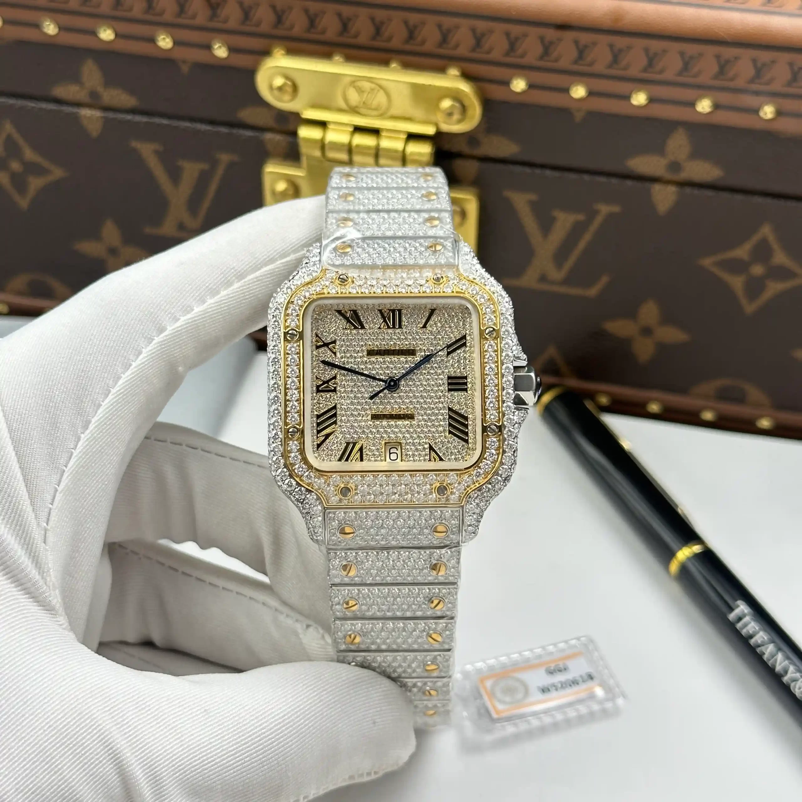 z7444533555071_902558e41d9309be6f79a8e610d92e16-scaled-1 Cartier Santos de Cartie Larger Full Diamond Demi Yellow Gold 39.8mm – Handcrafted Diamod - Image 1